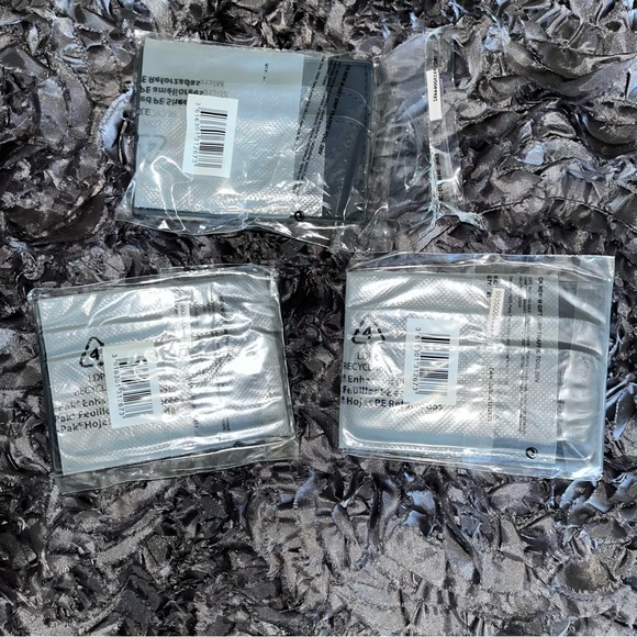 2/$15 Calvin Klein Defy Mini Wallet - Picture 4 of 4